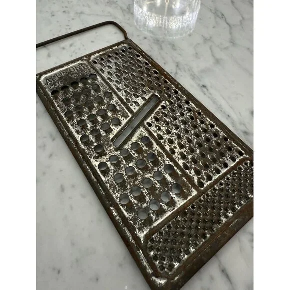 Vintage Metal Farmhouse Retro Rustic Kitchen Cheese Grater Wall Decor All in One - Picture 3 of 3